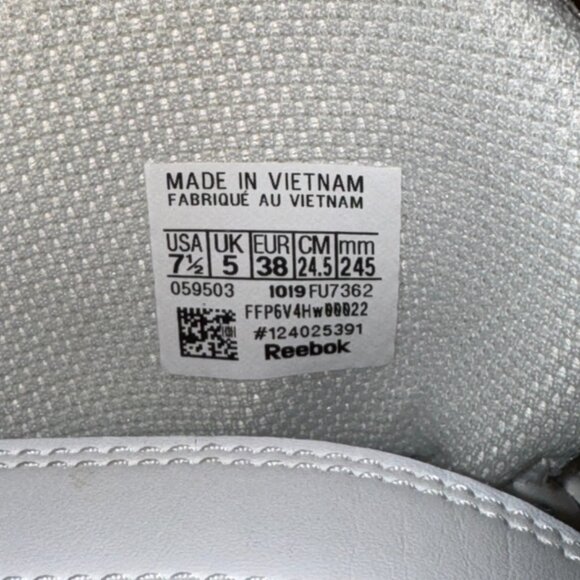 Reebok Women's Work N Cushion White Walking Shoe with Velcro Fasteners size 7.5 - Picture 2 of 6